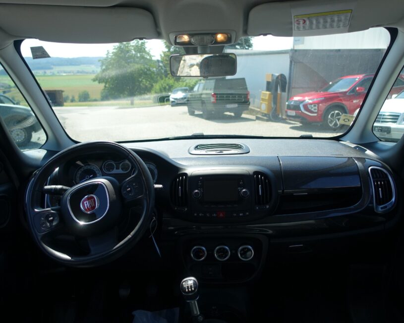 FIAT 500L voll