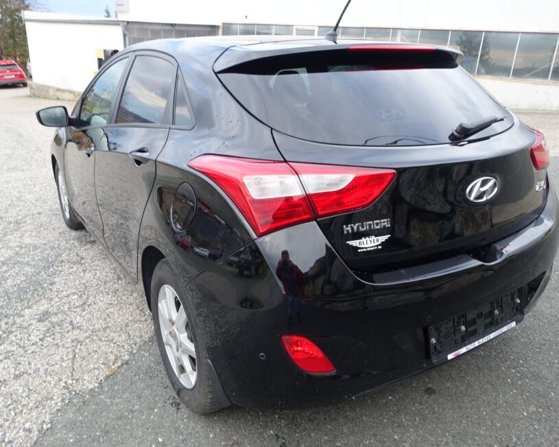 HYUNDAI i30 – 5 Europe Plus UpGrade 1,4 CVVT 102s voll