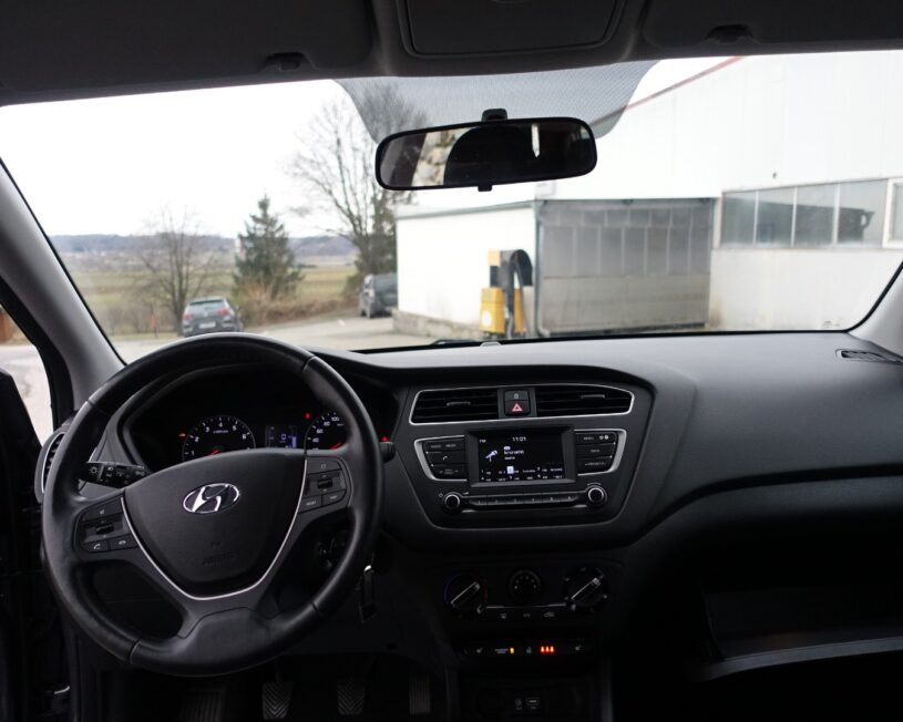 HYUNDAI i20     Run voll