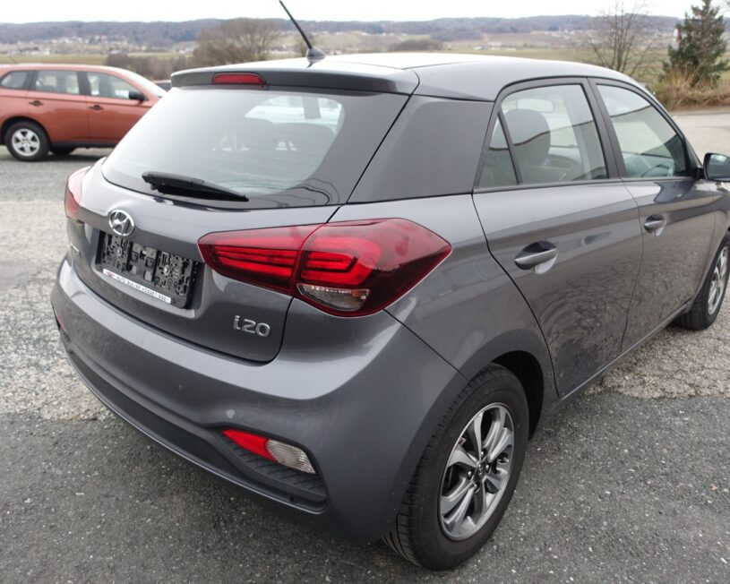 HYUNDAI i20     Run voll